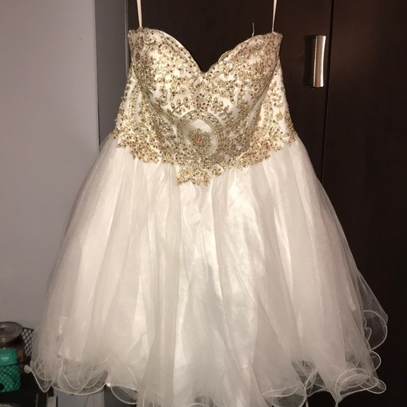 Dresses & Skirts - Short homecoming dress Dresses & Skirts - Short homecoming dress